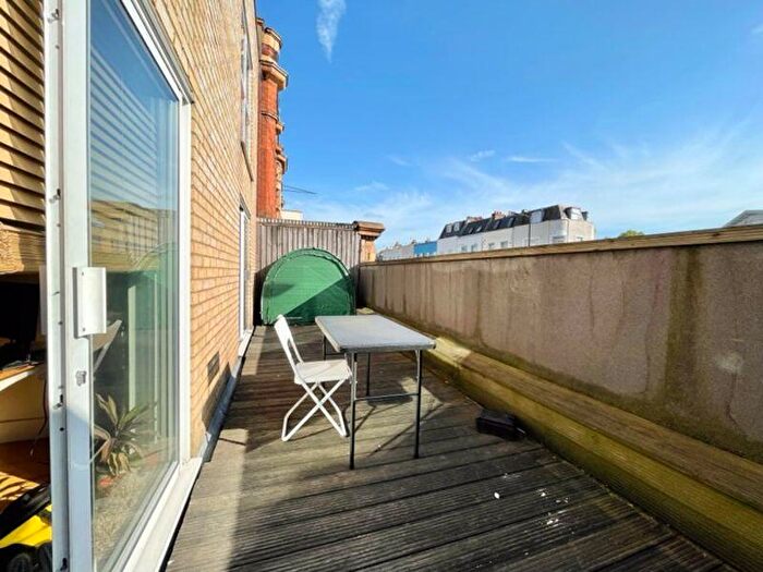 1 Bedroom Flat To Rent In Holloway Road, N7