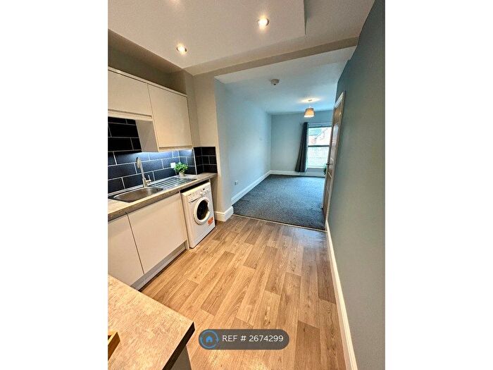 2 Bedroom Flat To Rent In Hamilton Road, Lincoln, LN5