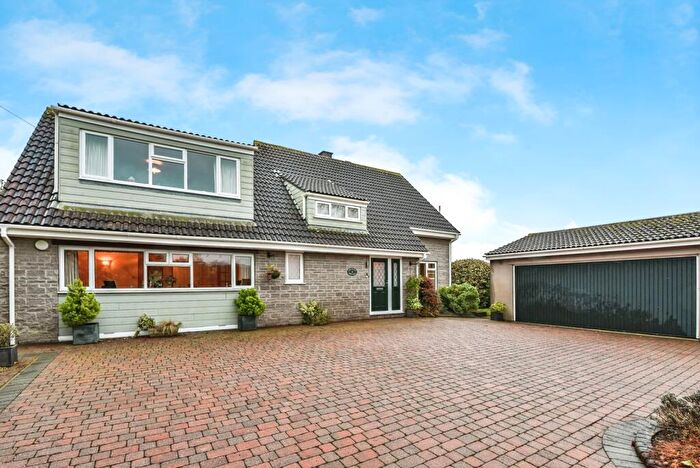 4 Bedroom Detached House For Sale In West Bradley, Glastonbury, Somerset, BA6