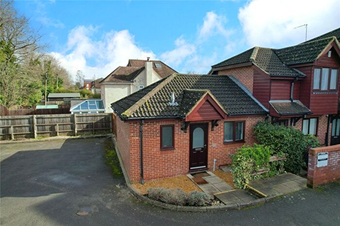 1 Bedroom Maisonette To Rent In Weydon Lane, Farnham, Surrey, GU9