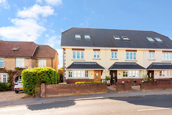 3 Bedroom End Of Terrace House For Sale In Barnes Lane, Sarisbury Green, Southampton, SO31