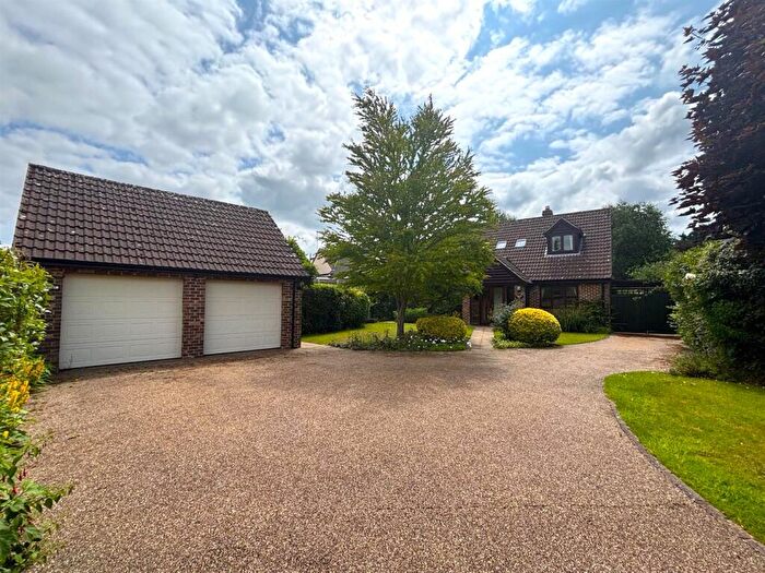 4 Bedroom Detached House For Sale In Bowdens, Urchfont, SN10