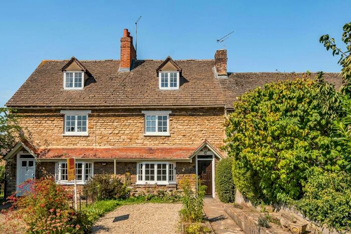 3 Bedroom Cottage To Rent In Woodgreen, Witney, OX28