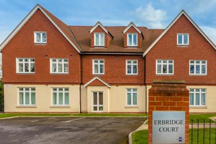 3 Bedroom Flat To Rent In Bonehurst Road, Horley RH6