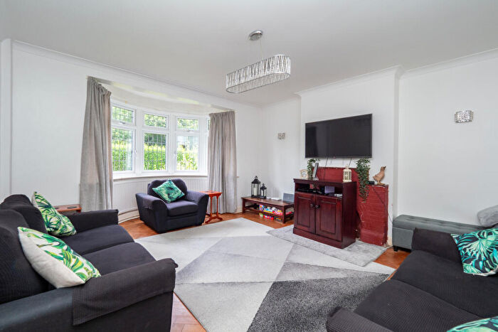 3 Bedroom Semi-Detached House To Rent In Foresters Drive, Wallington, SM6