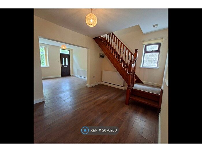 3 Bedroom Semi-Detached House To Rent In Greaves Lane, Sheffield, S35