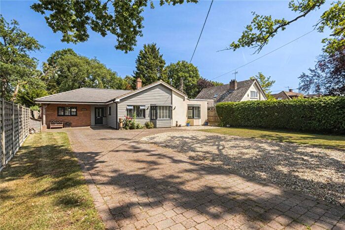 4 Bedroom Bungalow For Sale In Island Farm Road, Ufton Nervet, Reading, RG7