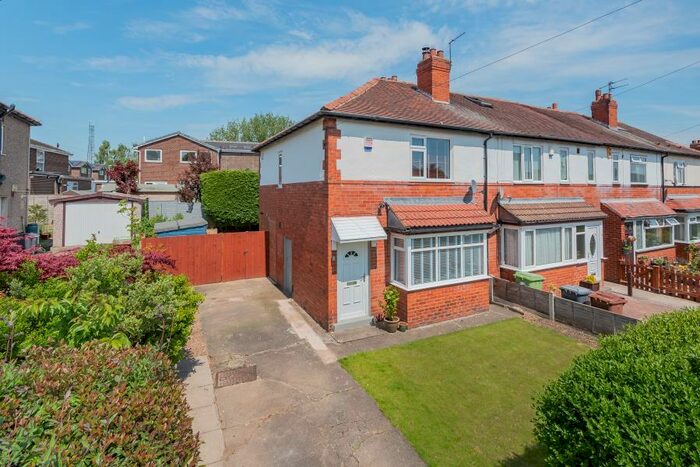 2 Bedroom End Of Terrace House To Rent In Henconner Crescent, Chapel Allerton, LS7