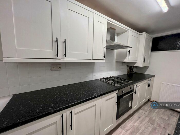 2 Bedroom Terraced House To Rent In King Street, Dukinfield, SK16