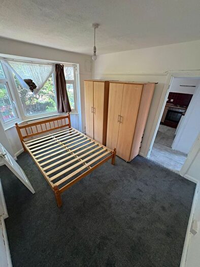 2 Bedroom Flat To Rent In Grantham Gardens, Chadwell Heath, RM6