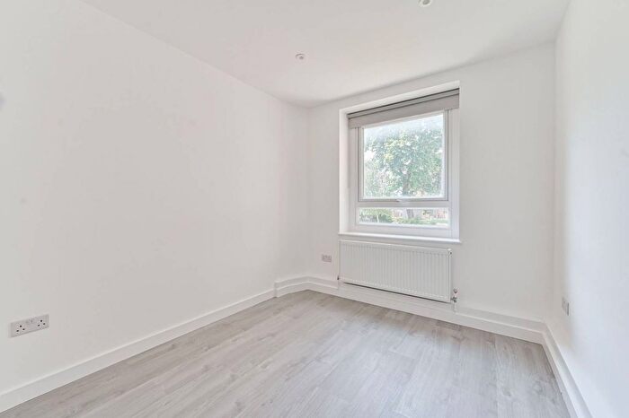 3 Bedroom Flat To Rent In Tulse Hill, Tulse Hill, London, SW2