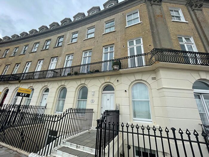 1 Bedroom Flat To Rent In Sea Front, Hayling Island, PO11