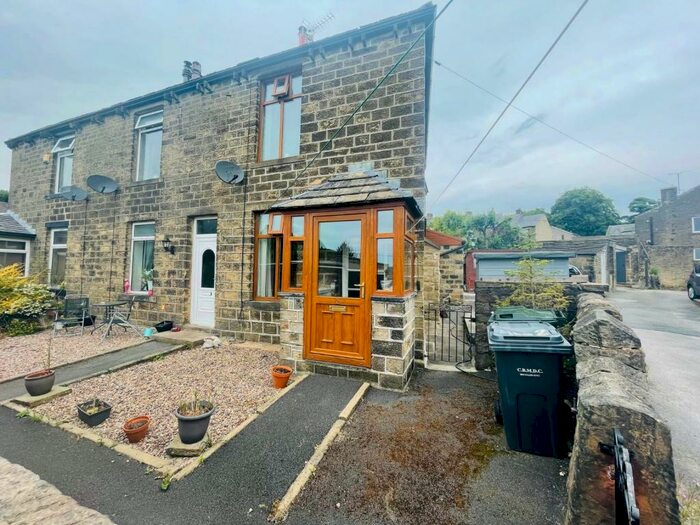 2 Bedroom End Of Terrace House To Rent In Green Lane, Oakworth, Keighley, West Yorkshire, BD22