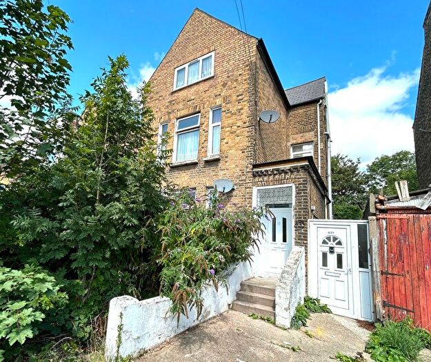 2 Bedroom Flat For Sale In Knox Road, London, E7