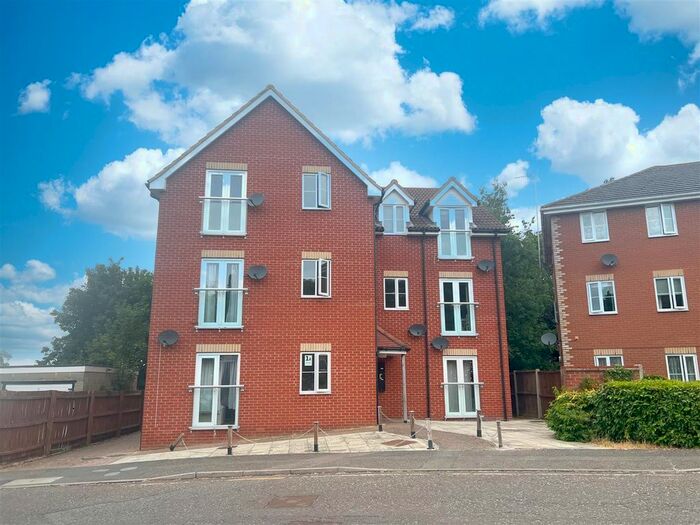 2 Bedroom Flat To Rent In Finbars Walk, Ipswich, IP4