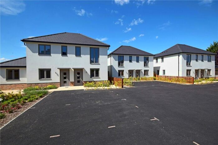 3 Bedroom Semi-Detached House To Rent In Mansfield Way, Cambridge, CB5