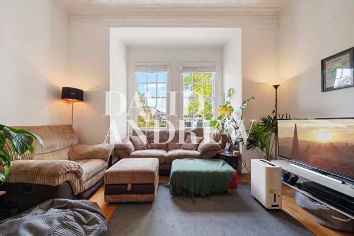 3 Bedroom Apartment To Rent In Tollington Park, N4