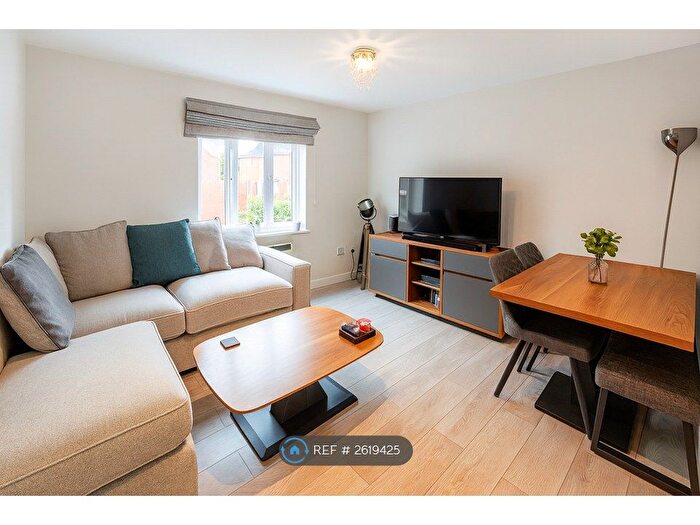2 Bedroom Flat To Rent In Neptune Square, Ipswich, IP4