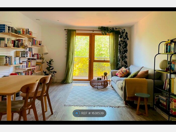 2 Bedroom Flat To Rent In East Acton Lane, London, W3