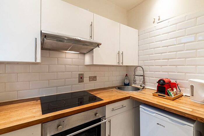 1 Bedroom Flat To Rent In Richards Place, Chelsea, SW3
