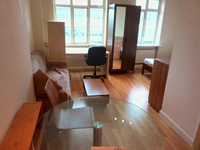 Studio To Rent In Warren Court, Euston Road, Fitzrovia, NW1