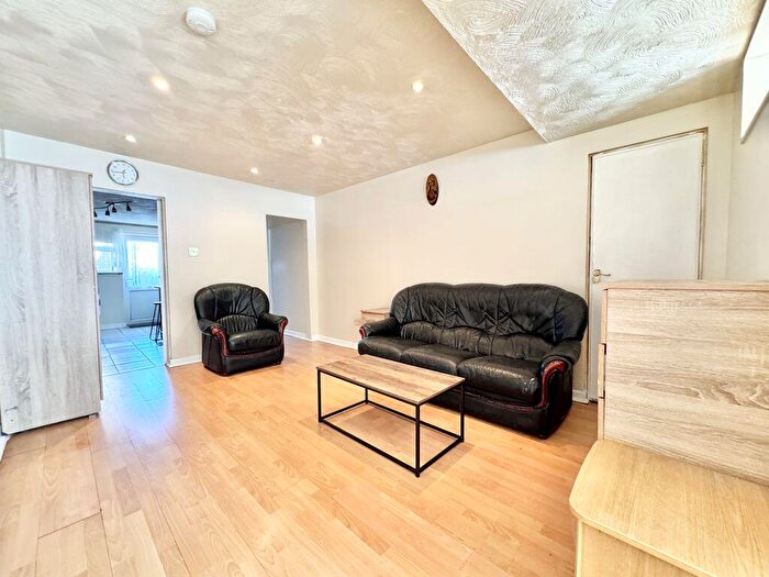 1 Bedroom Flat To Rent In Belvoir Road, Coalville, LE67