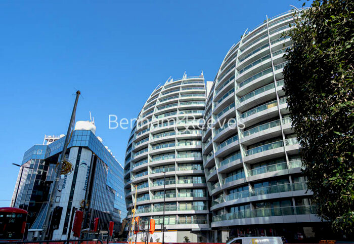 2 Bedroom Apartment To Rent In City Road, London, EC1Y