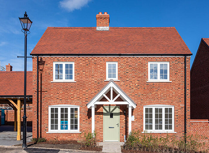3 Bedroom Detached House For Sale In Clayhill Road, Burghfield Common, RG7