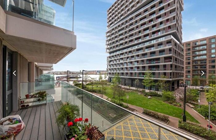 2 Bedroom Flat For Sale In Bonnet Street, London, E16