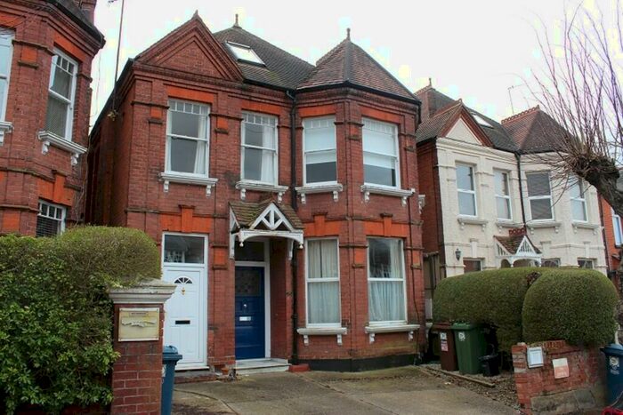 3 Bedroom Flat To Rent In Butler Avenue, Harrow, HA1