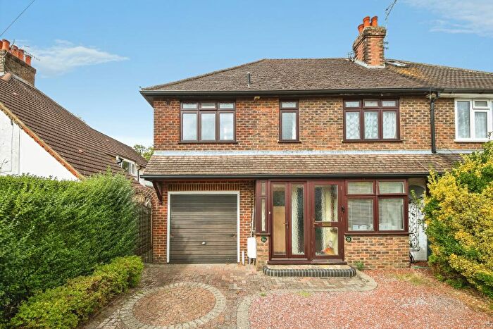 3 Bedroom Maisonette For Sale In Parkhurst Road, Horley, Surrey, RH6