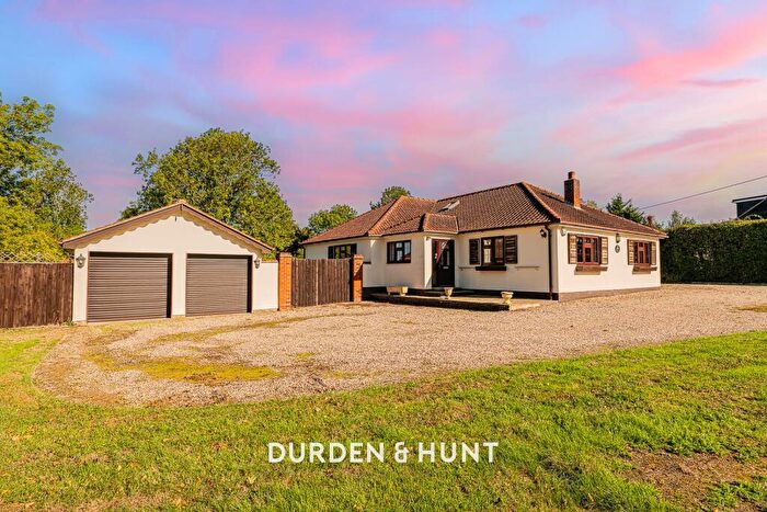 3 Bedroom Detached Bungalow For Sale In Chelmsford Road, High Ongar, CM5