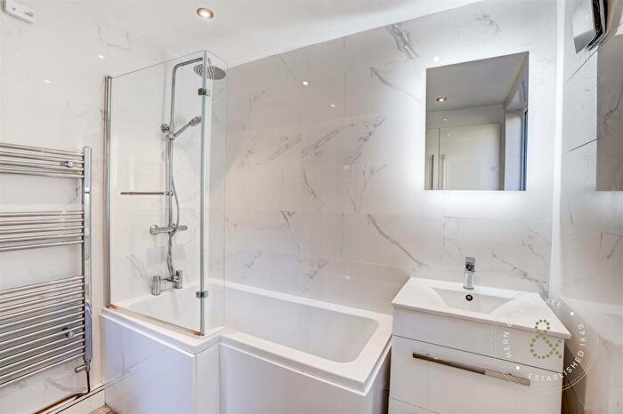 3 Bedroom Terraced House For Sale In Pembroke Road, Canton, Cardiff, CF5