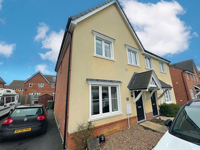 3 Bedroom Semi-Detached House To Rent In New Road, Attleborough, NR17