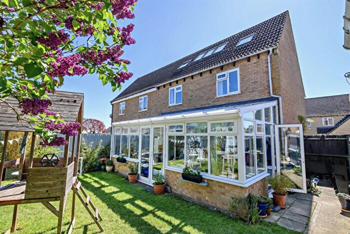 5 Bedroom Semi Detached House For Sale In Roberts Close, Stratton, Cirencester, GL7