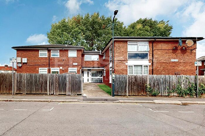 Studio To Rent In Essoldo Way, Edgware, Harrow, Middlesex, HA8