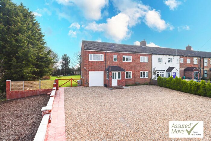 4 Bedroom Semi-Detached House For Sale In Dunstable Road, Caddington, Luton, LU1