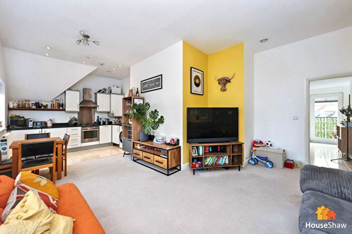 2 Bedroom Flat For Sale In Wellesbourne House, Kingshill Crescent, High Wycombe, HP13