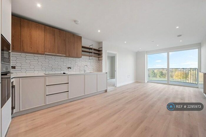 2 Bedroom Flat To Rent In Bufton House, London, SE3