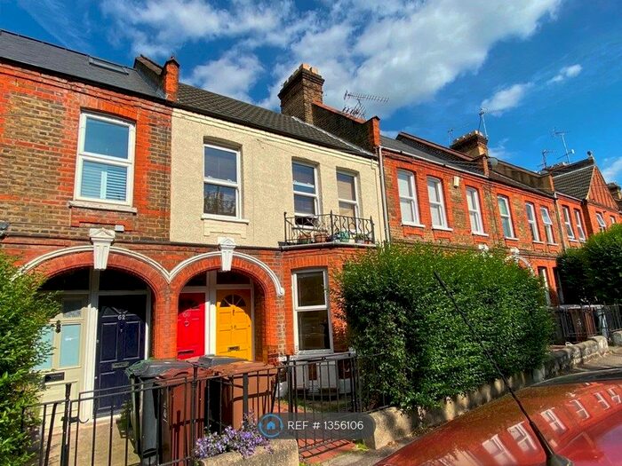 2 Bedroom Maisonette To Rent In London, London, E17