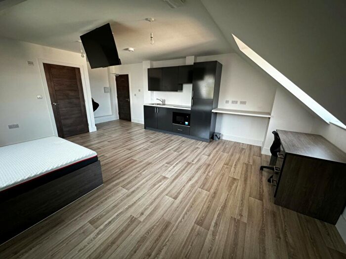 Flat To Rent In Charndon Close, Reading, RG2