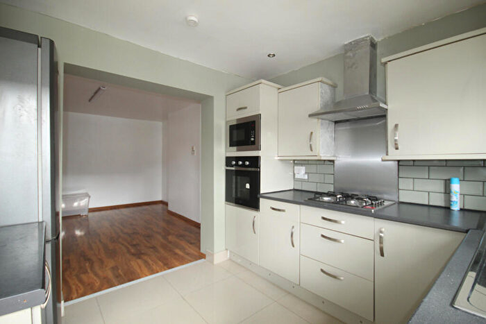 2 Bedroom Maisonette To Rent In Nettleden Avenue, Wembley, Middlesex, HA0