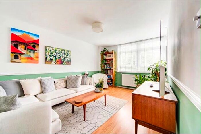 3 Bedroom Maisonette To Rent In Headlam Street, London, E1