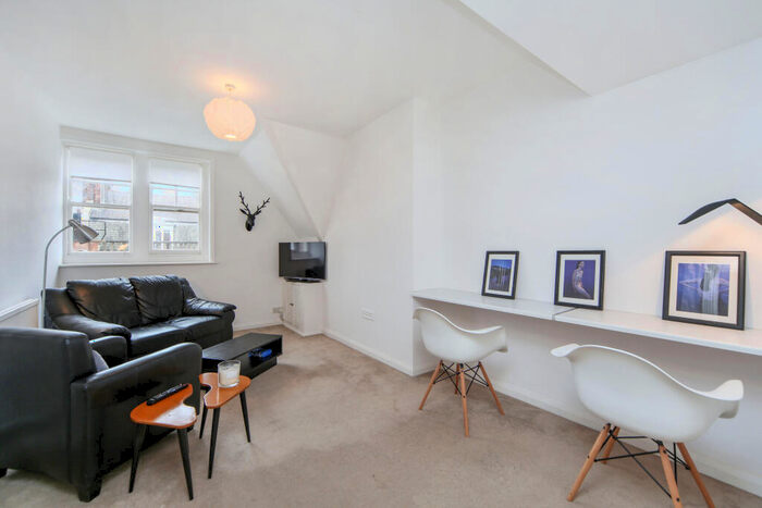 1 Bedroom Flat To Rent In St. Johns Wood High Street, St Johns Wood, NW8