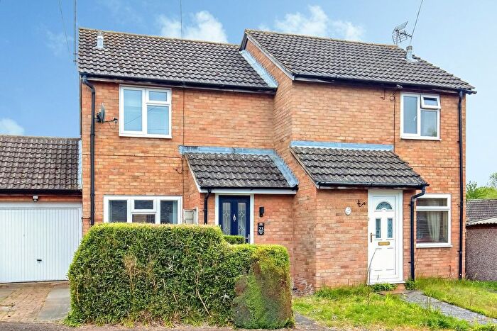 2 Bedroom Semi Detached House For Sale In Alington Close, Finedon, Wellingborough, NN9