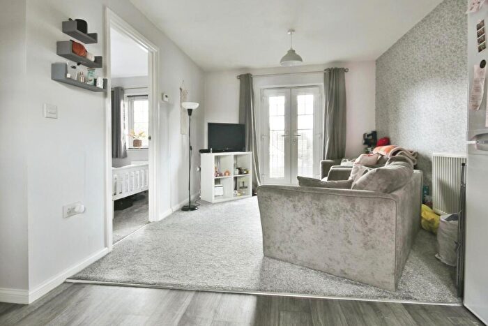 1 Bedroom Apartment For Sale In Woodheys Park, Kingswood, Hull, HU7