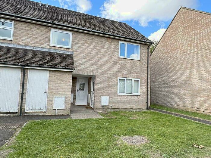 2 Bedroom Maisonette To Rent In Brighton Hill, RG22