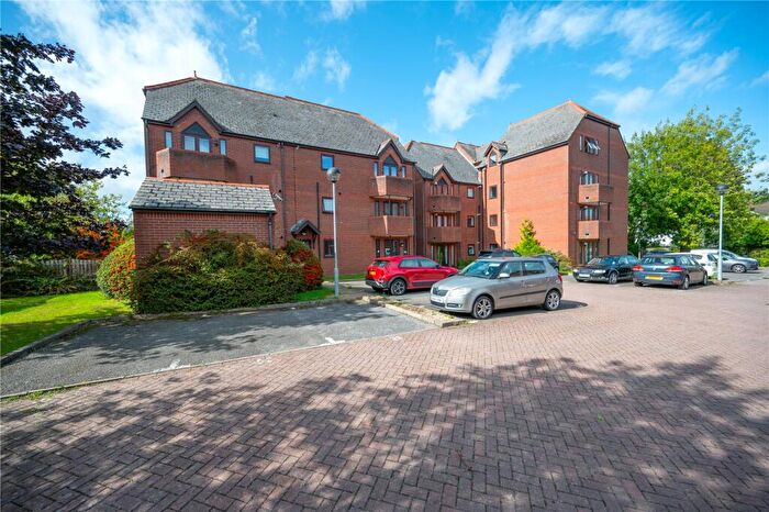 2 Bedroom Flat To Rent In Ashtree Court, Granville Road, St. Albans, Hertfordshire, AL1