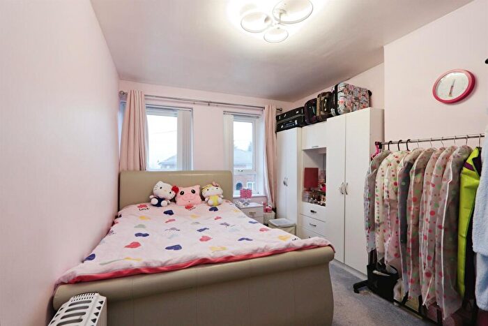3 Bedroom End Of Terrace House For Sale In Boundary Road, Wybourne, Sheffield, S2