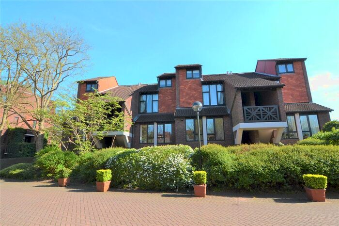 1 Bedroom Flat To Rent In Mallard Place, Twickenham, Middelsex, TW1